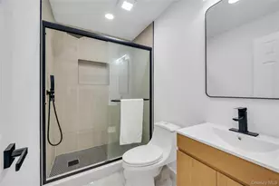 82 Scooter Ln, Hicksville, NY 11801 - Photo 18