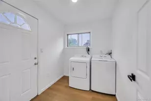 82 Scooter Ln, Hicksville, NY 11801 - Photo 26