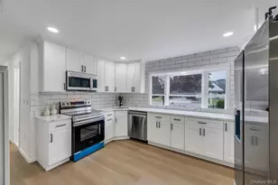 82 Scooter Ln, Hicksville, NY 11801 - Photo 8