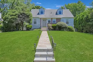 4 Calton Rd, New Rochelle, NY 10804 - Photo 2