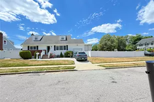 101 Sagamore St, Freeport, NY 11520 - Photo 2
