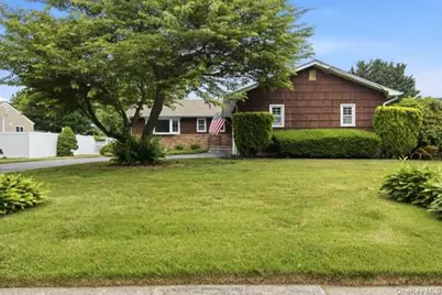 825 Karshick Street, Bohemia, NY 11716 - Photo 2