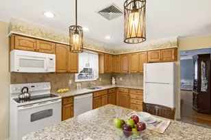 825 Karshick St, Bohemia, NY 11716 - Photo 14