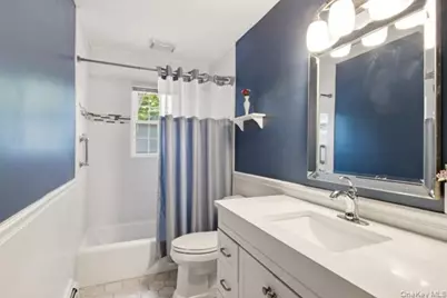 825 Karshick Street, Bohemia, NY 11716 - Photo 20