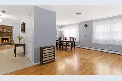 825 Karshick Street, Bohemia, NY 11716 - Photo 12