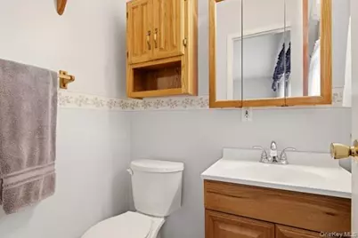 825 Karshick Street, Bohemia, NY 11716 - Photo 22