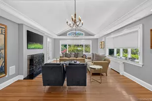 81 Lawrence Hill Rd, Huntington, NY 11743 - Photo 4