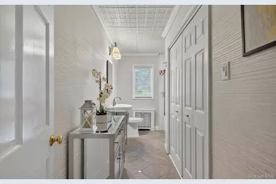 81 Lawrence Hill Road, Huntington, NY 11743 - Photo 26