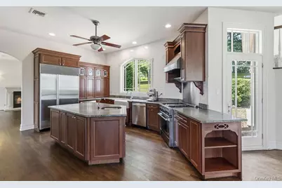 4 Katavolos Drive, Tomkins Cove, NY 10986 - Photo 22
