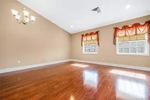 1132 Willow Ln, Valley Stream, NY 11580 - Photo 6