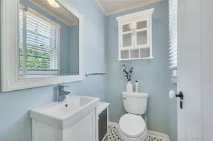 105 Maple Ave, Patchogue, NY 11772 - Photo 14