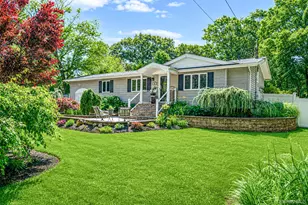 4 Cabin Ln, East Setauket, NY 11733 - Photo 2