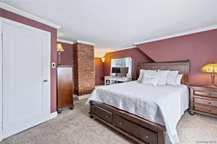 68 Summer Ln, Hicksville, NY 11801 - Photo 16