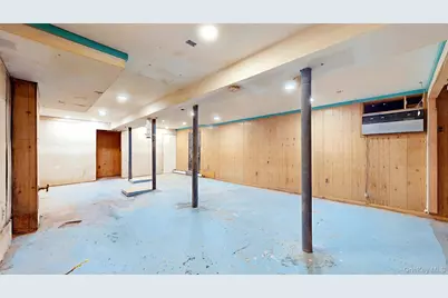 65-19 Myrtle Avenue #StoreFront 2, Glendale, NY 11385 - Photo 12