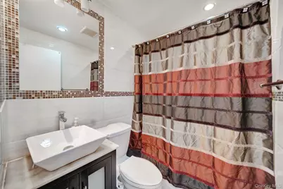 87-80 Little Neck Parkway, Floral Park, NY 11001 - Photo 16