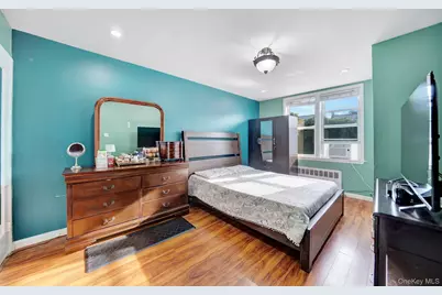 87-80 Little Neck Parkway, Floral Park, NY 11001 - Photo 8