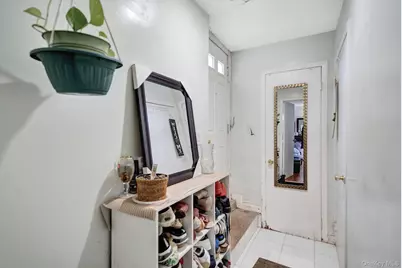 87-80 Little Neck Parkway, Floral Park, NY 11001 - Photo 12