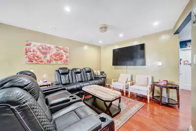 87-80 Little Neck Parkway, Floral Park, NY 11001 - Photo 6