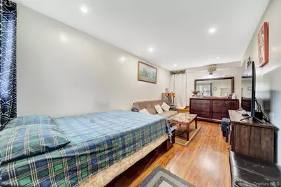 87-80 Little Neck Parkway, Floral Park, NY 11001 - Photo 14