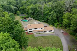 32 Cole Rd, Pleasant Valley, NY 12569 - Photo 4