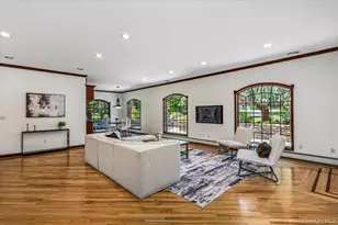 86 Dorchester Dr, Manhasset, NY 11030 - Photo 8