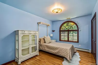 86 Dorchester Drive, Manhasset, NY 11030 - Photo 18