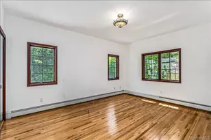 86 Dorchester Dr, Manhasset, NY 11030 - Photo 16