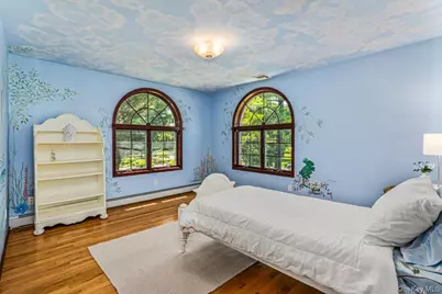 86 Dorchester Drive, Manhasset, NY 11030 - Photo 20