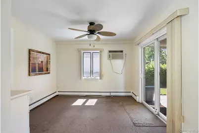 95 Laurel Road, Lindenhurst, NY 11757 - Photo 16