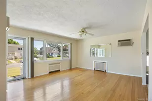 95 Laurel Rd, Lindenhurst, NY 11757 - Photo 12