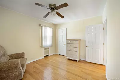 95 Laurel Road, Lindenhurst, NY 11757 - Photo 18
