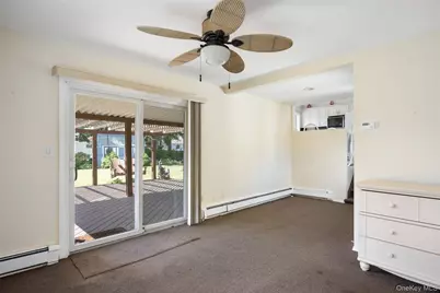 95 Laurel Road, Lindenhurst, NY 11757 - Photo 14