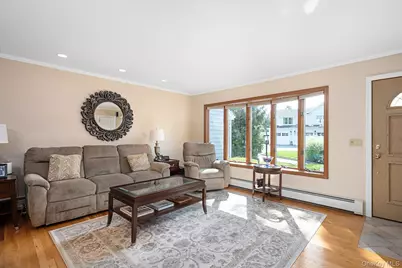 7 Layne Way, Northport, NY 11768 - Photo 4