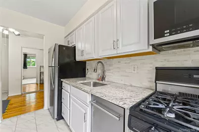 200 Lexington Ave #12E, Oyster Bay, NY 11771 - Photo 10