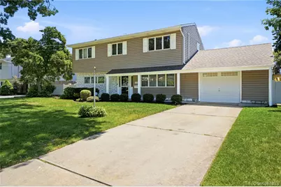 634 Morrison Street, Babylon, NY 11702 - Photo 2