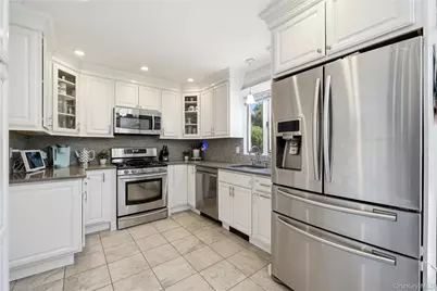 634 Morrison Street, Babylon, NY 11702 - Photo 8