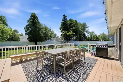 634 Morrison Street, Babylon, NY 11702 - Photo 28