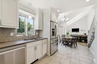 634 Morrison Street, Babylon, NY 11702 - Photo 10