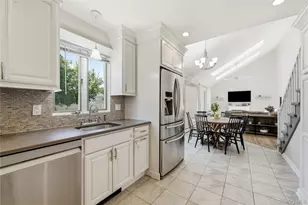634 Morrison St, Babylon, NY 11702 - Photo 10
