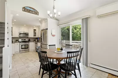 634 Morrison Street, Babylon, NY 11702 - Photo 12
