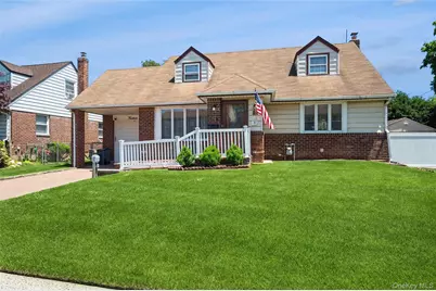 14 Cary Road, New Hyde Park, NY 11040 - Photo 1