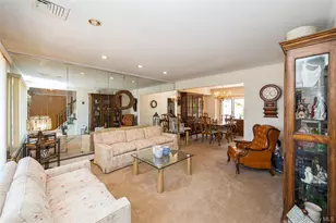 14 Cary Rd, New Hyde Park, NY 11040 - Photo 4