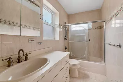 141-03 Hoover Avenue, Briarwood, NY 11435 - Photo 22
