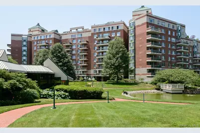 111 Cherry Vallley Avenue #408W, Garden City, NY 11530 - Photo 4