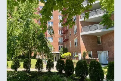 15105 Cross Island Parkway #1D, Whitestone, NY 11357 - Photo 1