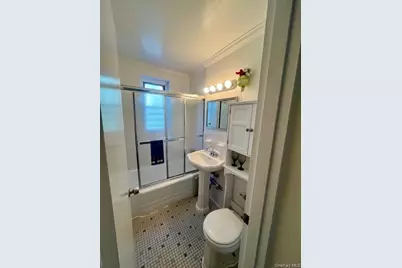 15105 Cross Island Parkway #1D, Whitestone, NY 11357 - Photo 10