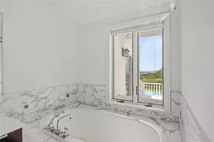 32 Contessa Ct, Port Jefferson, NY 11777 - Photo 18