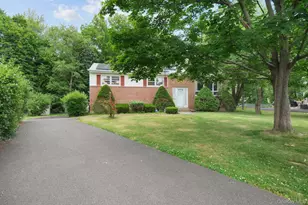 11 Ona Ln, New Windsor, NY 12553 - Photo 2