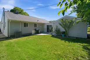 2513 Cedar St, East Meadow, NY 11554 - Photo 14