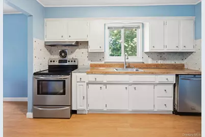 2513 Cedar Street, East Meadow, NY 11554 - Photo 6